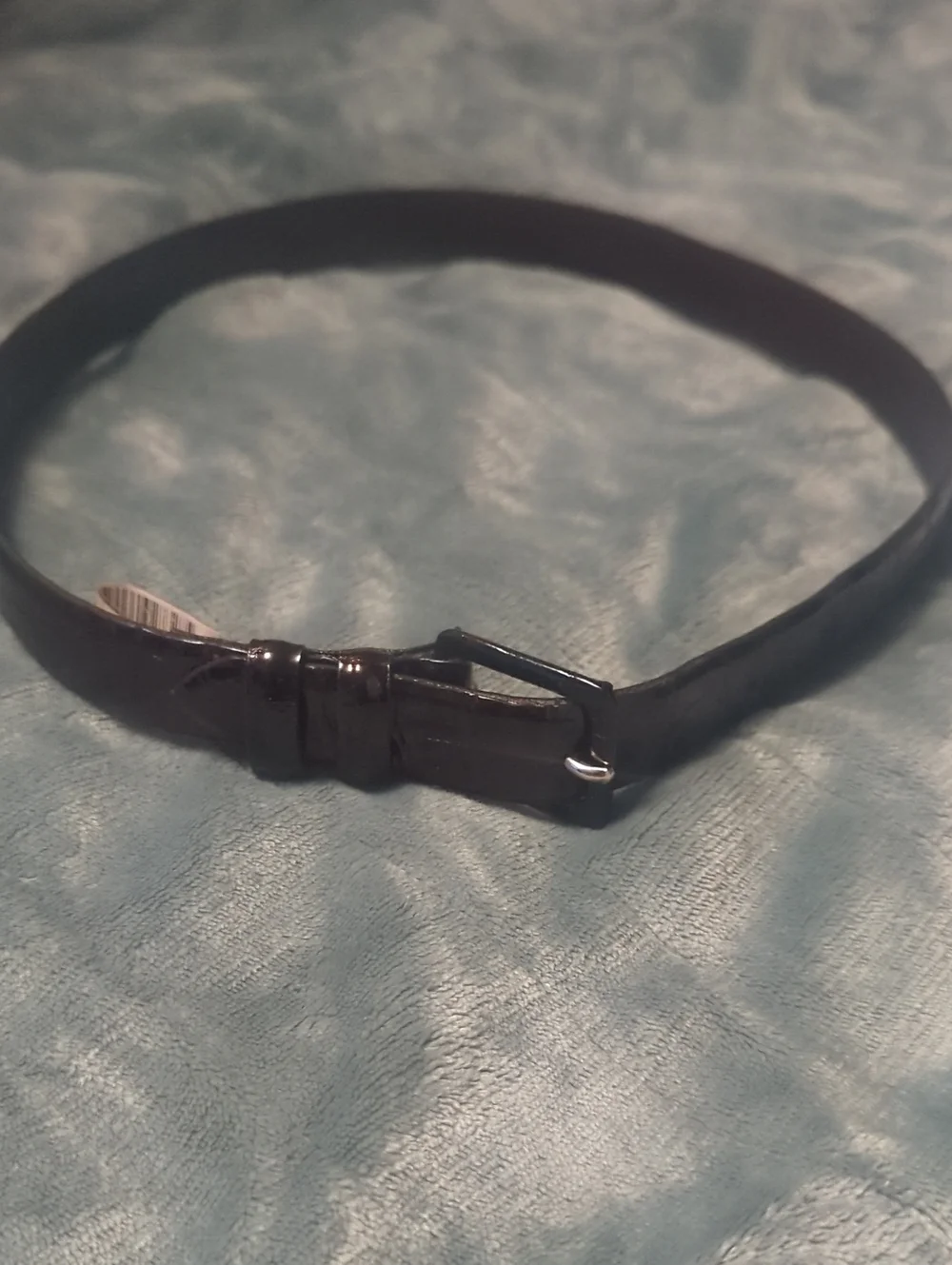 66-Women's Black Leather Belt with Classic Buckle. Small size. Pre-loved.